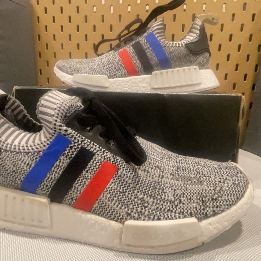 Men’s 8.5 NMD Tri colors